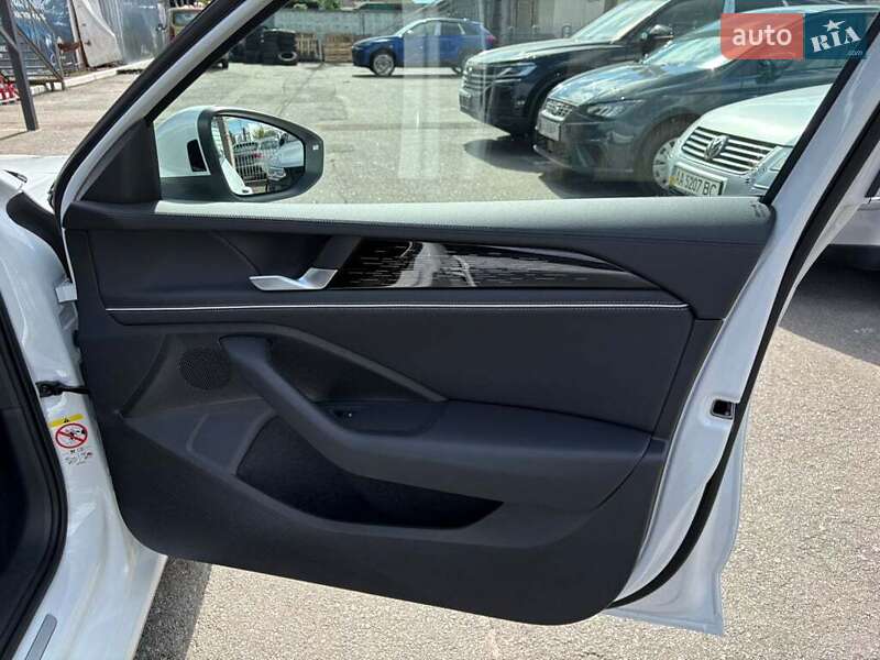 Універсал Volkswagen Passat 2024 в Івано-Франківську