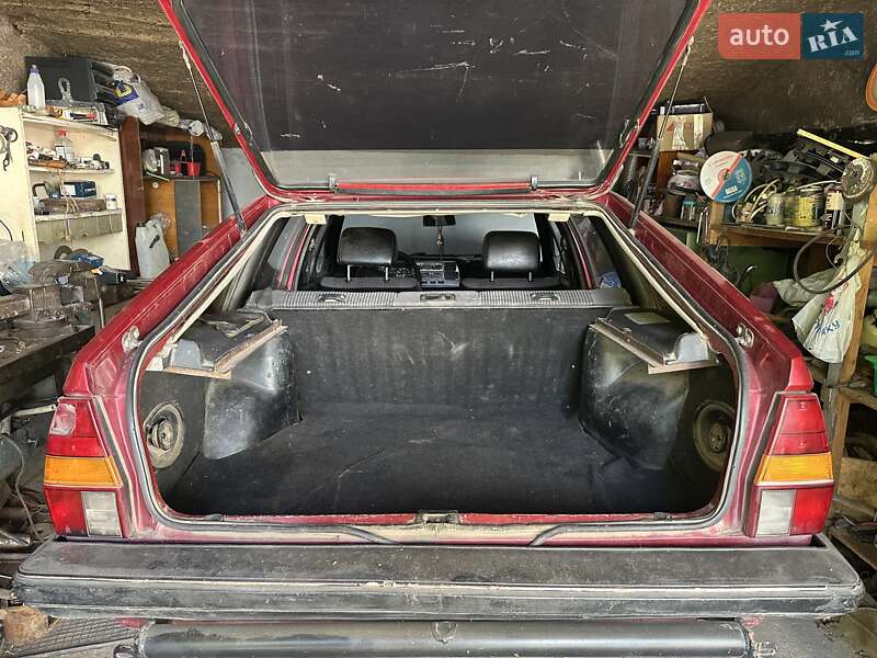 Универсал Volkswagen Passat 1982 в Тарутине
