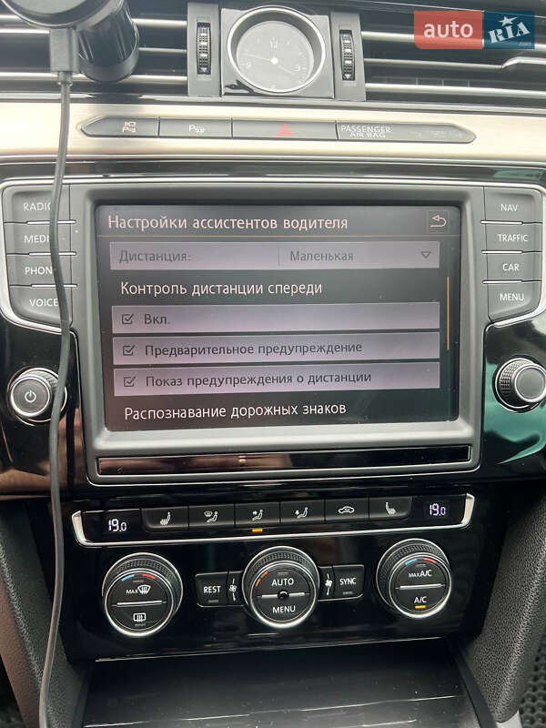 Універсал Volkswagen Passat 2015 в Чернівцях