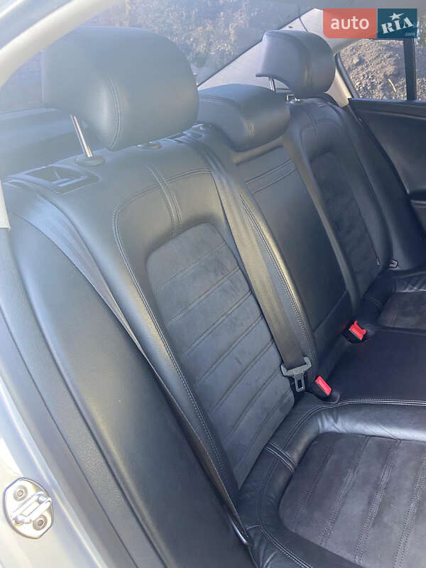 Седан Volkswagen Passat 2008 в Харькове