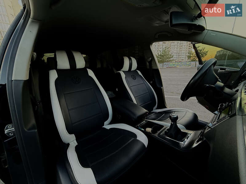 Універсал Volkswagen Passat 2005 в Миколаєві