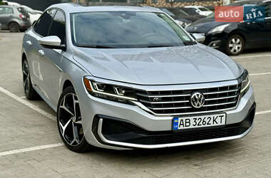 Седан Volkswagen Passat 2020 в Житомире