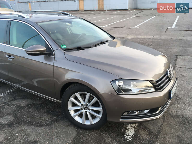 Універсал Volkswagen Passat 2011 в Харкові