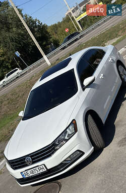 Седан Volkswagen Passat 2018 в Дніпрі