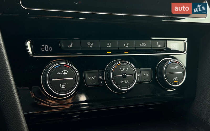 Универсал Volkswagen Passat 2018 в Львове фото 16 Универсал Volkswagen Passat 2018 в Львове