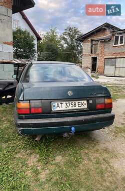 Седан Volkswagen Passat 1988 в Калуше