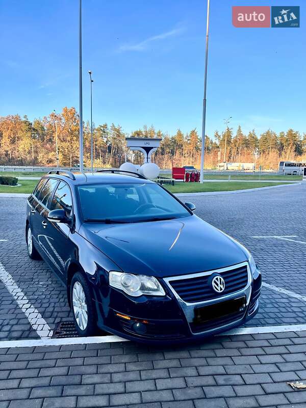 Універсал Volkswagen Passat 2010 в Києві