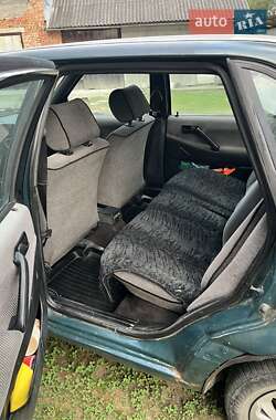 Седан Volkswagen Passat 1988 в Калуше