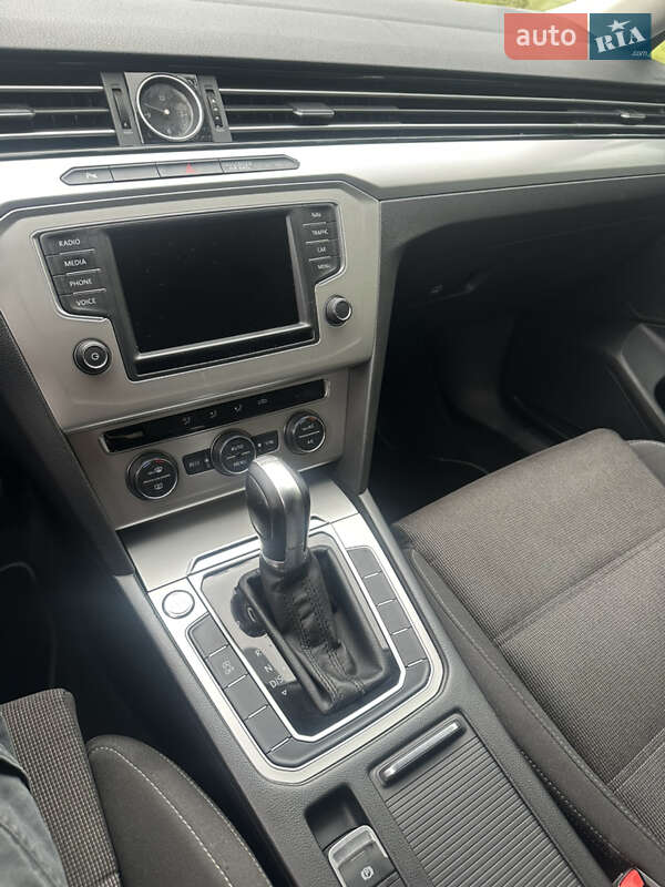 Универсал Volkswagen Passat 2016 в Луцке