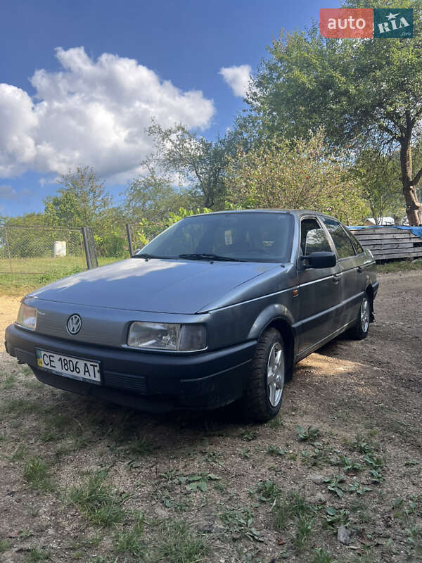 Седан Volkswagen Passat 1988 в Яворове