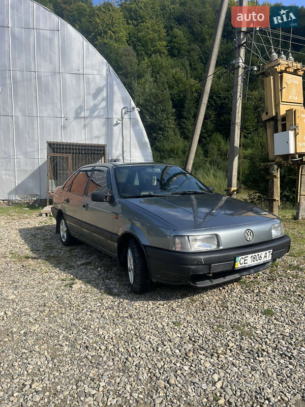 Седан Volkswagen Passat 1988 в Яворове