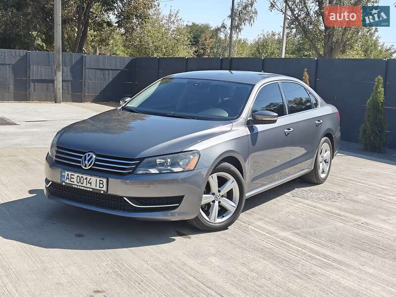 Седан Volkswagen Passat 2013 в Жовтих Водах