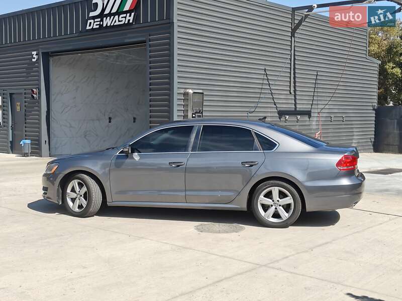 Седан Volkswagen Passat 2013 в Жовтих Водах