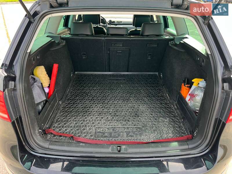Универсал Volkswagen Passat 2012 в Коростене