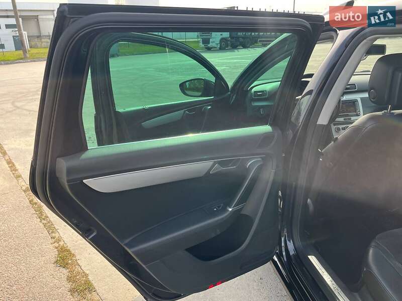 Универсал Volkswagen Passat 2012 в Коростене