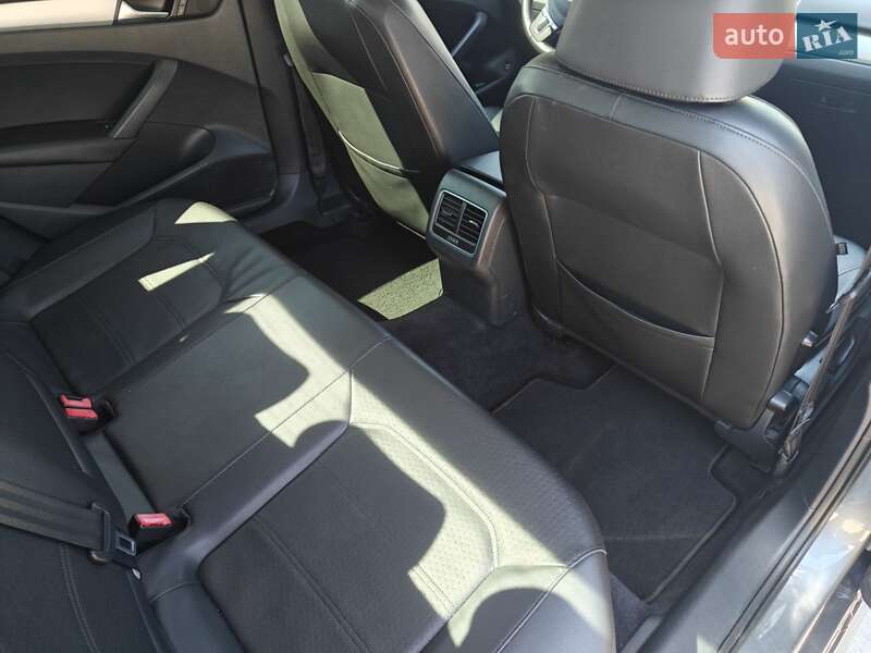 Седан Volkswagen Passat 2013 в Жовтих Водах