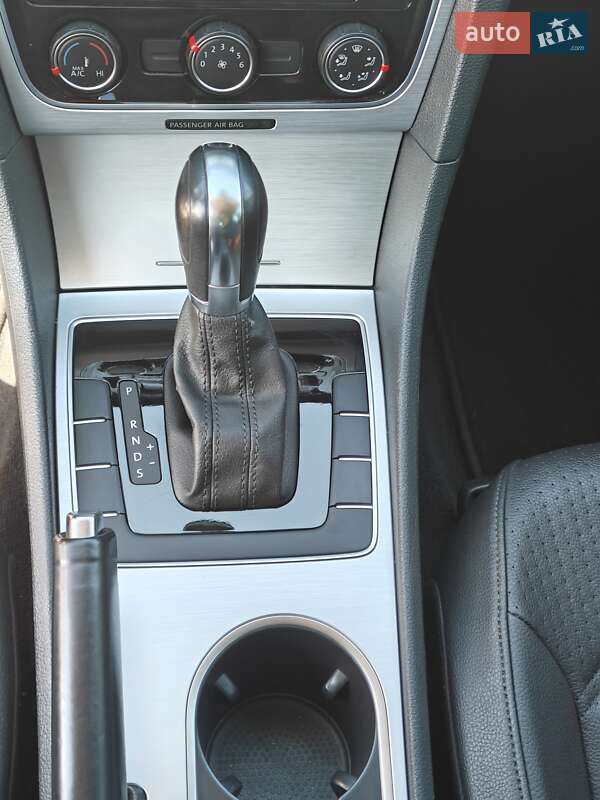 Седан Volkswagen Passat 2013 в Жовтих Водах