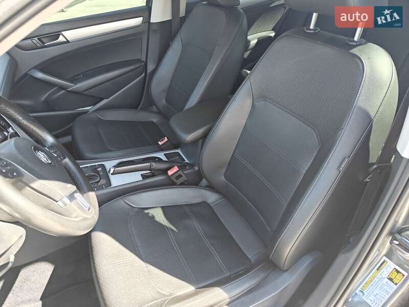 Седан Volkswagen Passat 2013 в Жовтих Водах