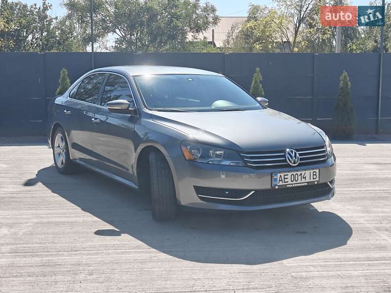 Седан Volkswagen Passat 2013 в Жовтих Водах