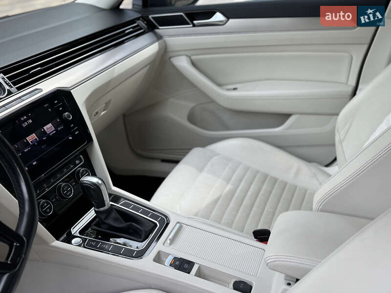 Седан Volkswagen Passat 2017 в Трускавці