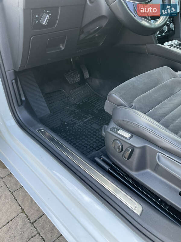 Универсал Volkswagen Passat 2016 в Киеве