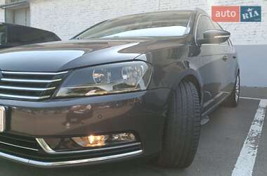 Універсал Volkswagen Passat 2011 в Львові