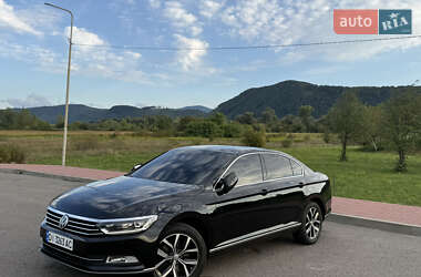Седан Volkswagen Passat 2018 в Виноградові