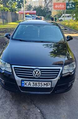 Седан Volkswagen Passat 2006 в Киеве