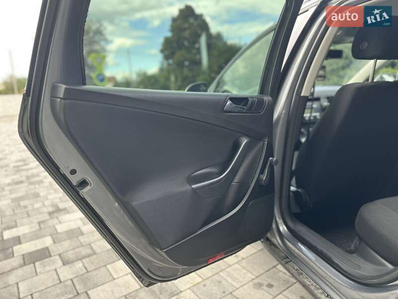 Универсал Volkswagen Passat 2006 в Староконстантинове