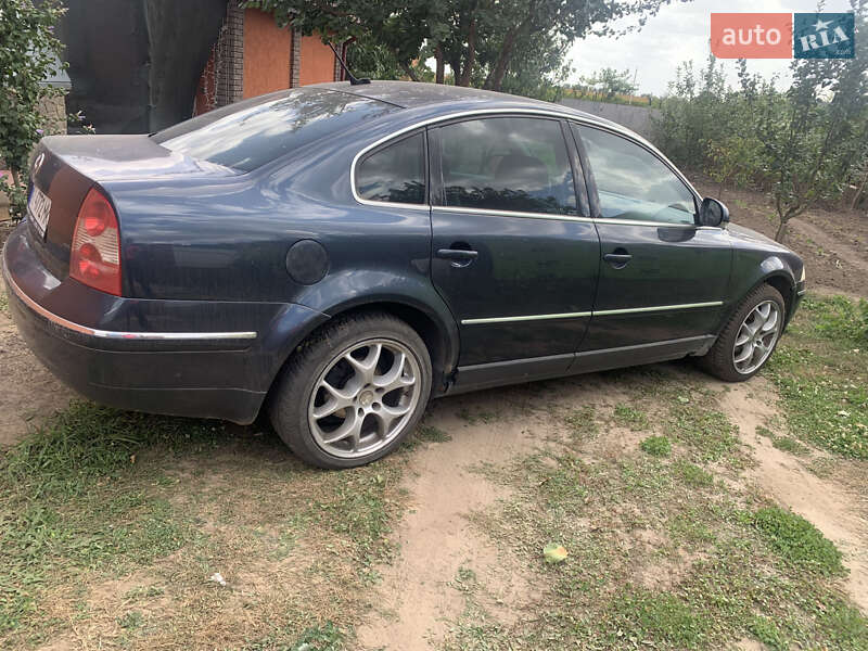 Седан Volkswagen Passat 2004 в Киеве