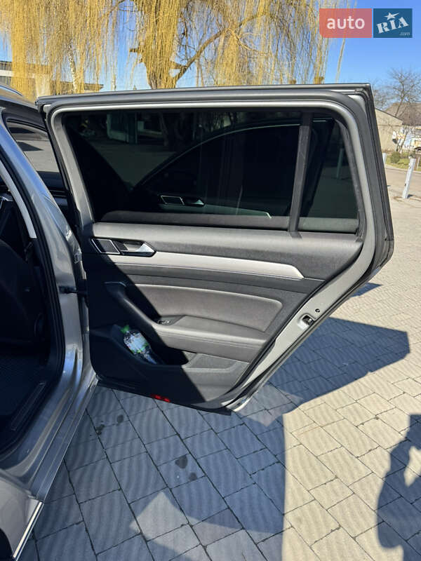 Универсал Volkswagen Passat 2015 в Владимире фото 11 Универсал Volkswagen Passat 2015 в Владимире