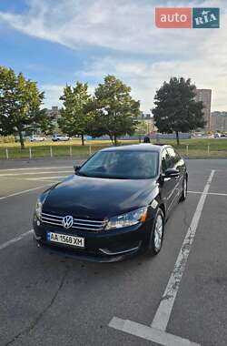 Седан Volkswagen Passat 2012 в Києві