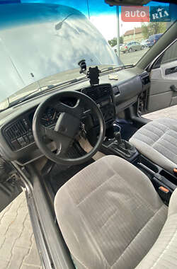 Седан Volkswagen Passat 1992 в 