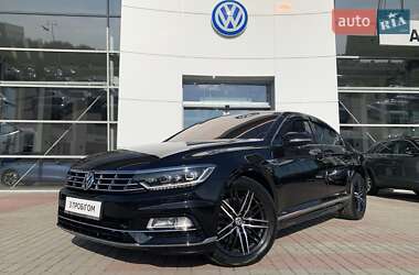 Седан Volkswagen Passat 2017 в Львове