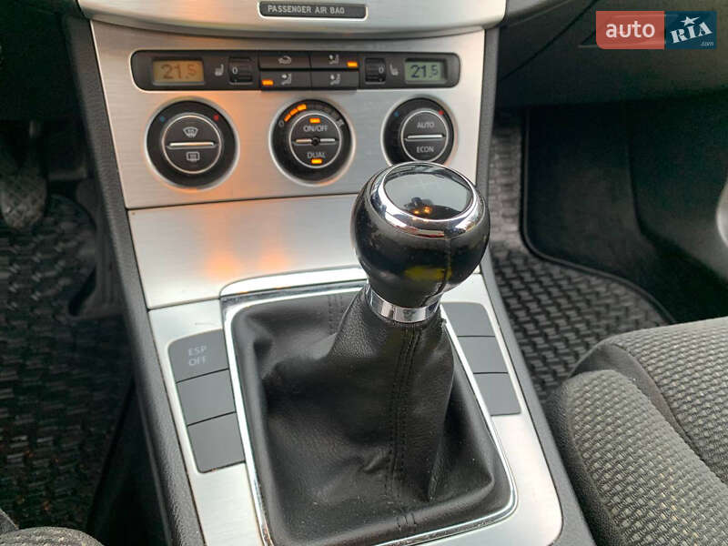 Универсал Volkswagen Passat 2007 в Киеве