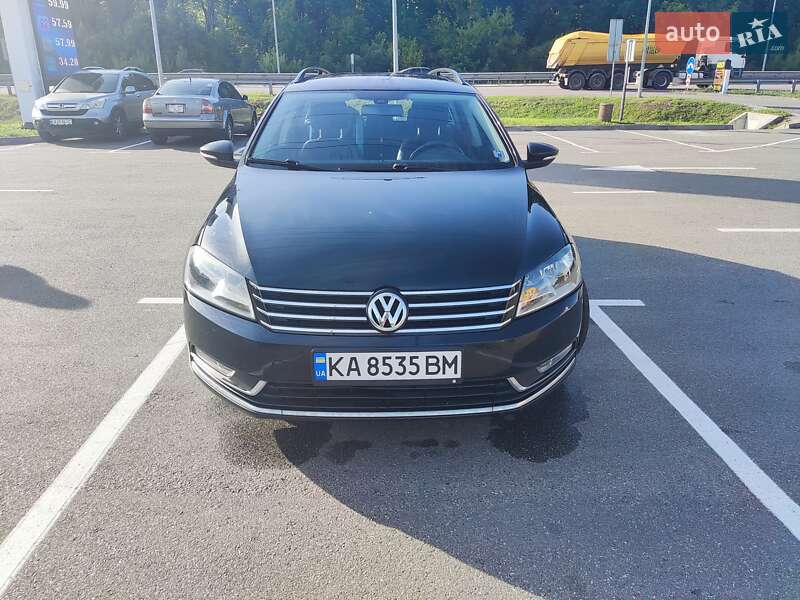 Универсал Volkswagen Passat 2014 в Киеве