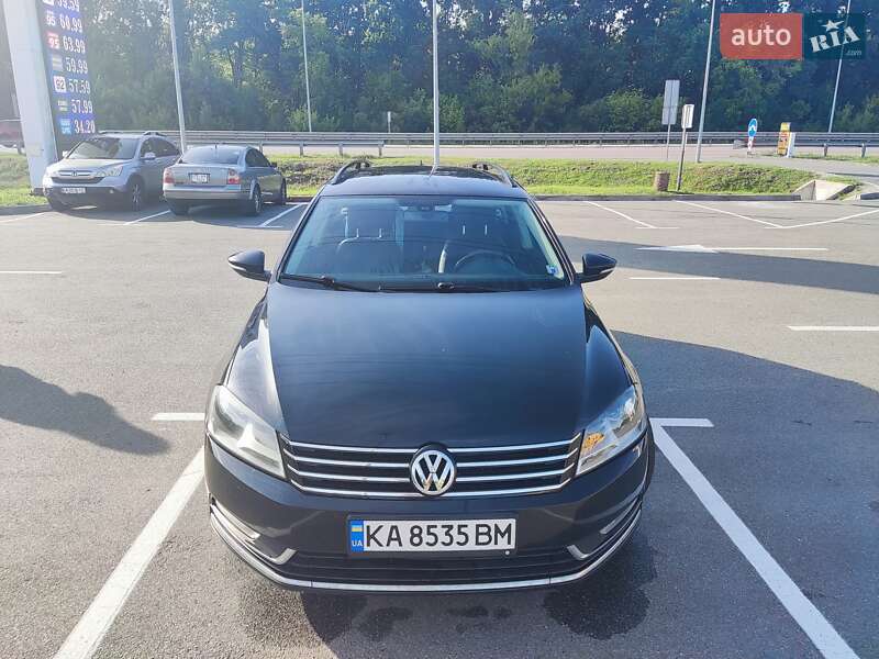 Универсал Volkswagen Passat 2014 в Киеве