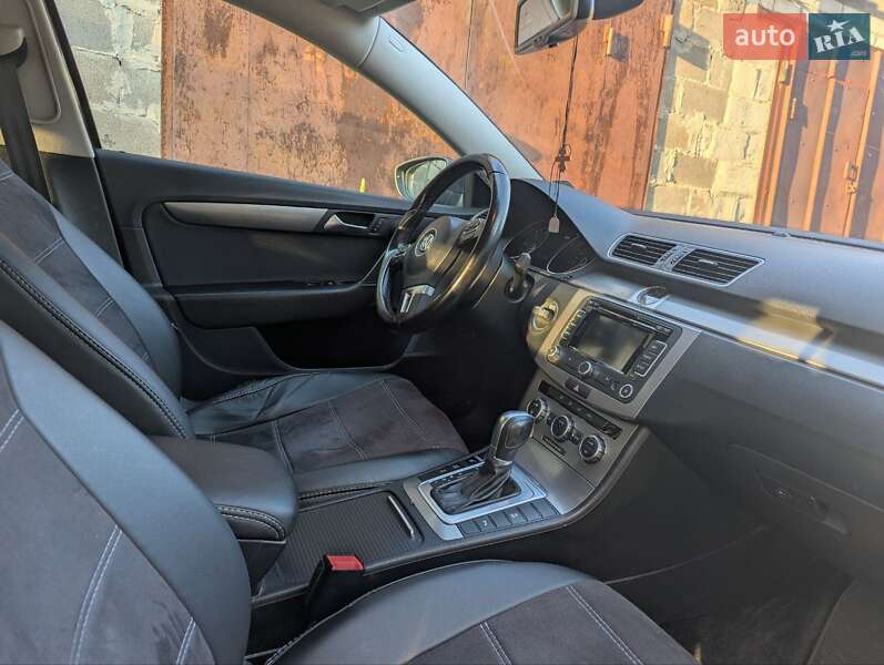 Универсал Volkswagen Passat 2014 в Киеве