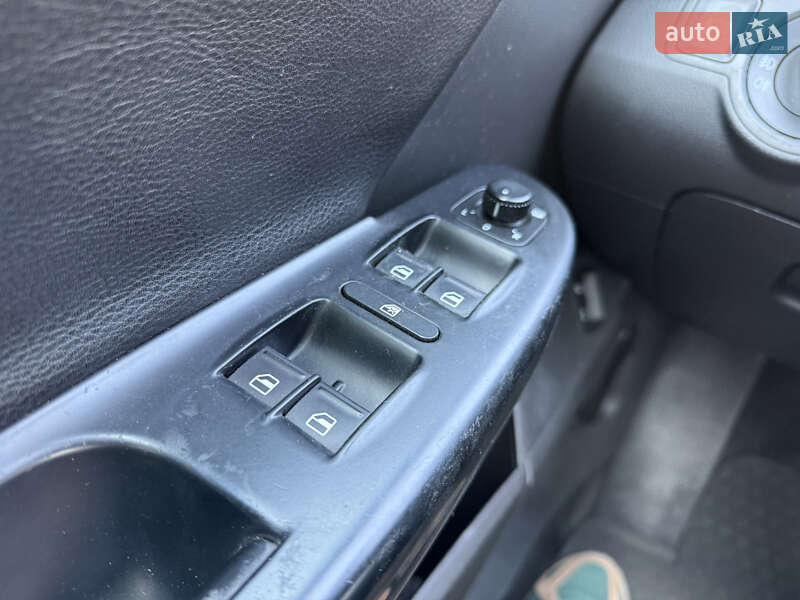 Седан Volkswagen Passat 2008 в Днепре