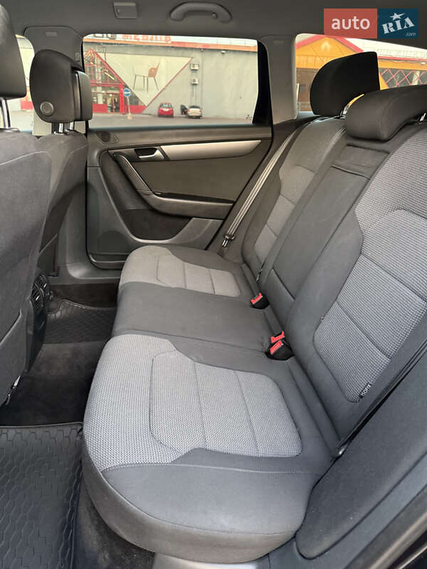 Универсал Volkswagen Passat 2014 в Житомире