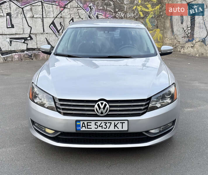 Седан Volkswagen Passat 2015 в Дніпрі