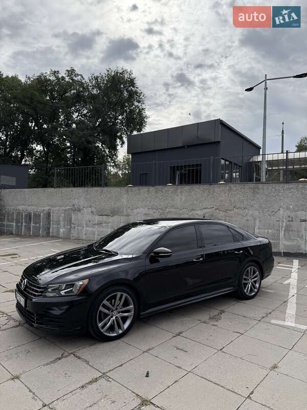 Седан Volkswagen Passat 2016 в Запоріжжі