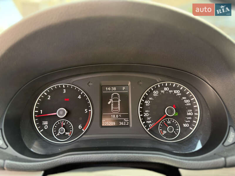 Седан Volkswagen Passat 2014 в Києві фото 34 Седан Volkswagen Passat 2014 в Києві