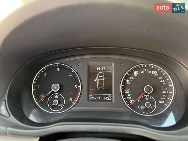 Седан Volkswagen Passat 2014 в Києві фото 39 Седан Volkswagen Passat 2014 в Києві