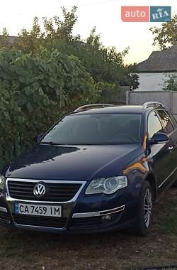 Универсал Volkswagen Passat 2005 в Ирклиеве