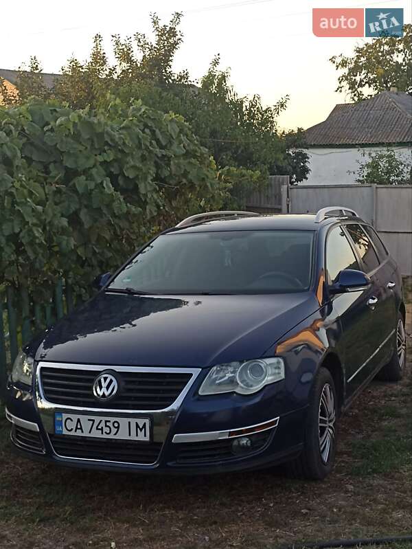 Универсал Volkswagen Passat 2005 в Ирклиеве