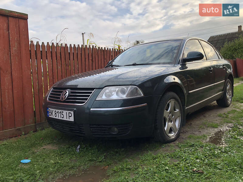 Седан Volkswagen Passat 2004 в Березному