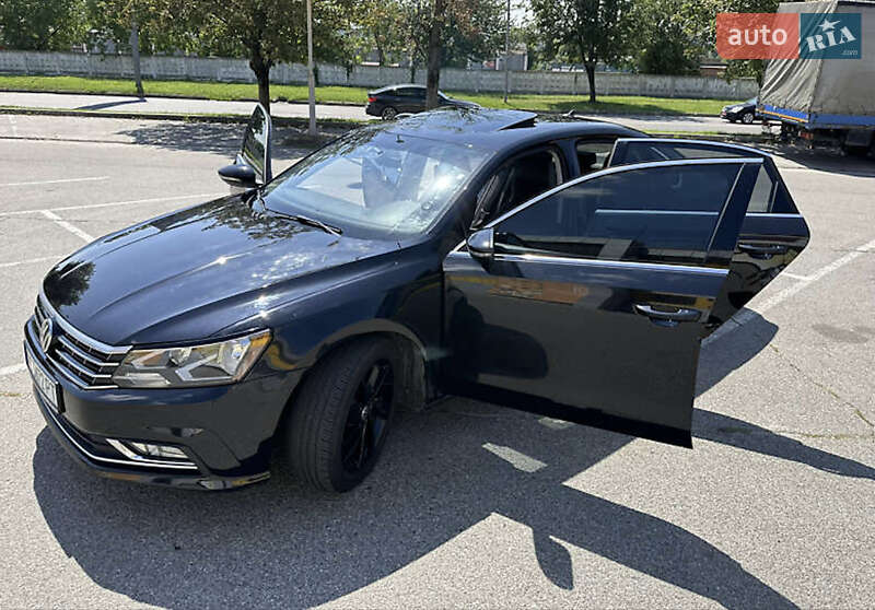 Седан Volkswagen Passat 2018 в Львове фото Седан Volkswagen Passat 2018 в Львове