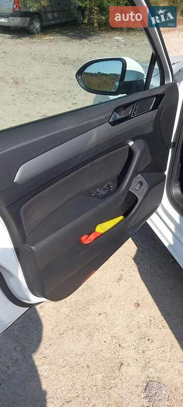 Универсал Volkswagen Passat 2017 в Запорожье фото 9 Универсал Volkswagen Passat 2017 в Запорожье