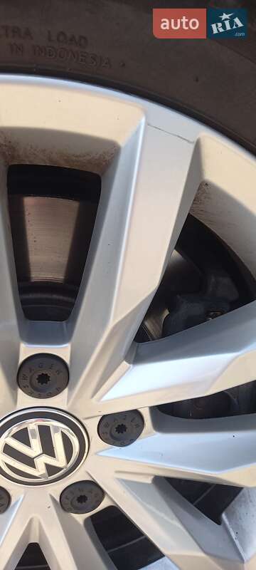 Универсал Volkswagen Passat 2017 в Запорожье фото 16 Универсал Volkswagen Passat 2017 в Запорожье